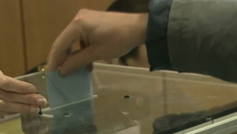 Exit-poll. Dreapta, preferata de alegatorii francezi Imagine