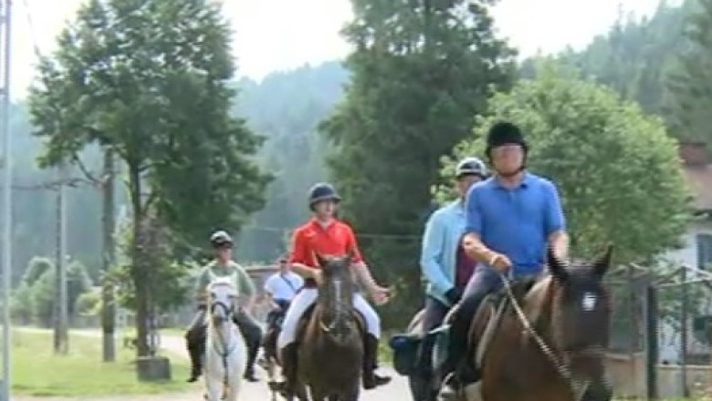 Expeditie calare, caritabila pentru paralimpici. Un britanic parcurge 2.200 de kilometri in trei luni din Rusia pana in Romania Imagine