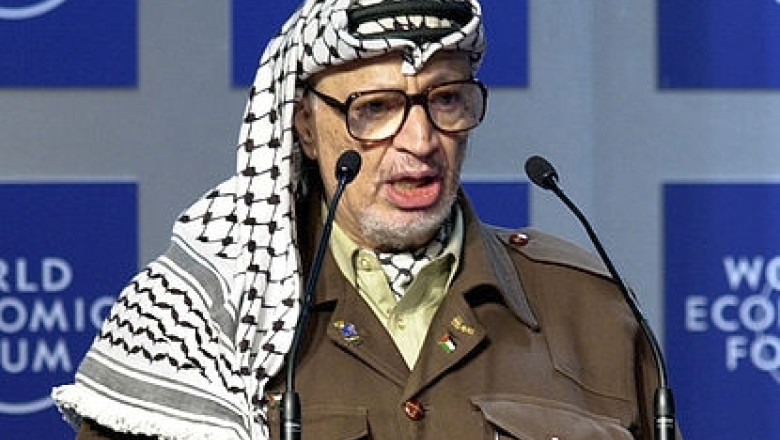 Experti elvetieni: Ipoteza otravirii lui Yasser Arafat este viabila. Pe hainele sale s-au descoperit urme de poloniu Imagine