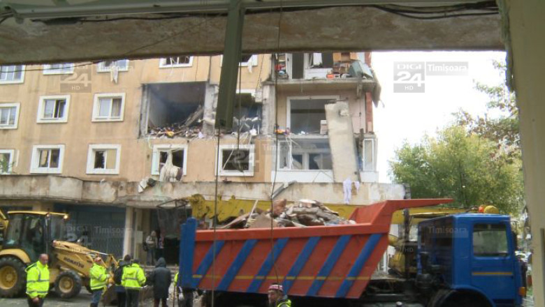 Explozia de la Resita: pagube de peste 100.000 de euro. Se cauta bani, in buzunarul Guvernului, pentru reconsolidarea blocului Imagine