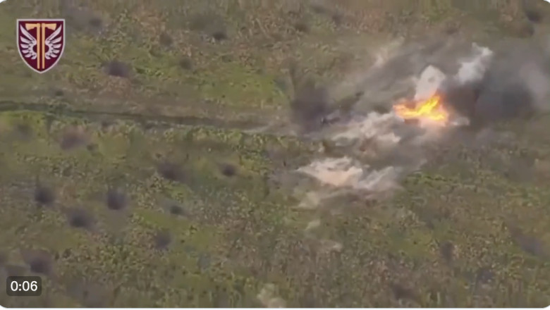 Explozia unui transportor blindat rusesc arunca turela mai mult de 10 metri in aer. „Zboara la fel de bine ca turela unui tanc T-72” Imagine