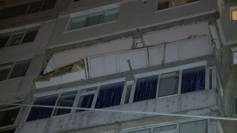 Explozie intr-un bloc din Micro 18 Imagine