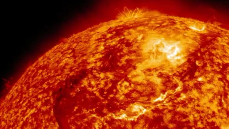 Explozie magnetica puternica in apropiere de suprafata Soarelui. Rolul in prevenirea furtunilor geomagnetice pe Pamant Imagine