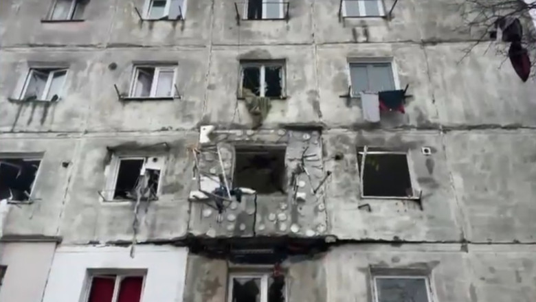 Explozie puternica intr-un bloc de patru etaje din Bacau. Peste 40 de oameni au fost evacuati Imagine