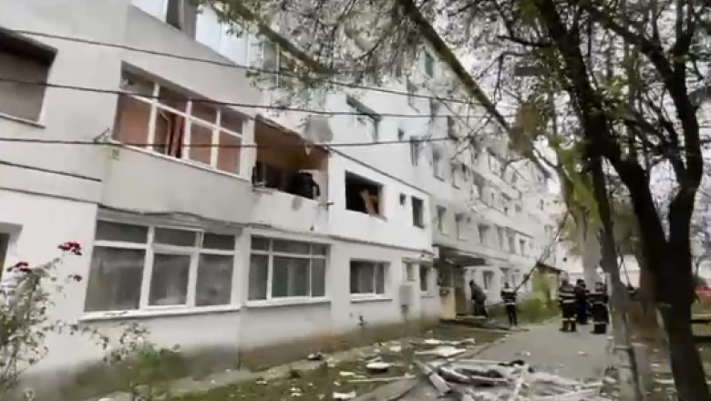 Explozie puternica intr-un bloc din Bacau. Trei oameni au fost dusi la spital Imagine