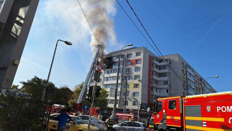Explozie urmata de incendiu intr-un apartament de pe Calea Grivitei. Sunt degajari mari de fum Imagine