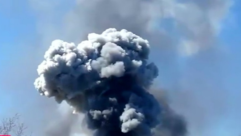 Explozii in estul Ucrainei. A. Iateniuk: Rusia vrea sa lanseze al III-lea Razboi Mondial Imagine