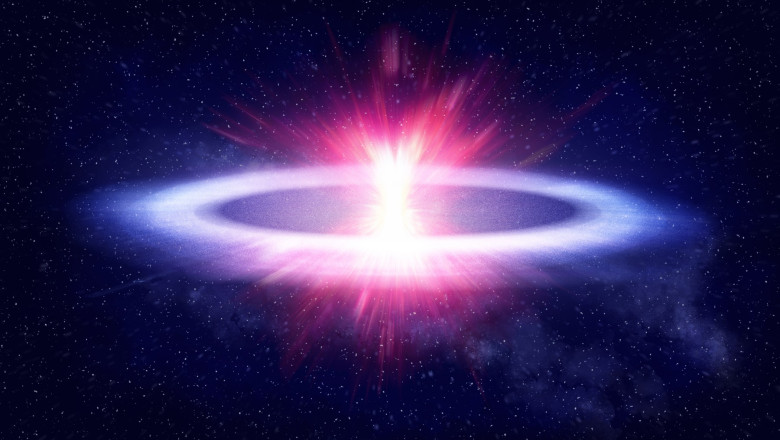 Exploziile spatiale bizare pe care astronomii nu si le pot explica. Ar putea sa indice existenta unui nou tip de gauri negre Imagine