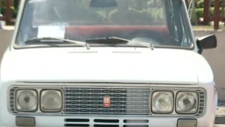 Expozitie caritabila cu masini de epoca pentru tinerii dependenti de droguri Imagine