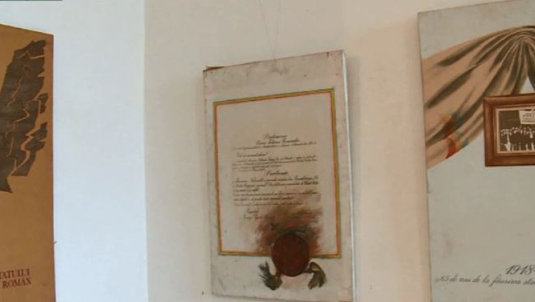 Expozitie de afise comuniste Imagine