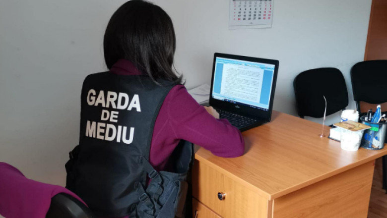 Fabrica de ulei amendata de Garda de Mediu pentru poluarea retelei de canalizare cu grasimi vegetale Imagine