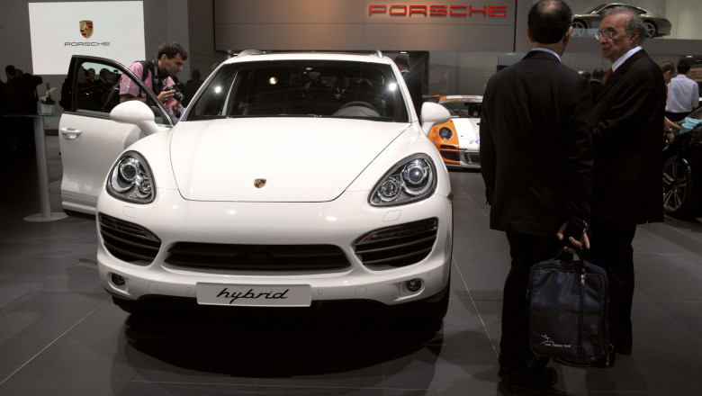 Fabrica Porsche din Leipzig a fost afectata de inundatii Imagine