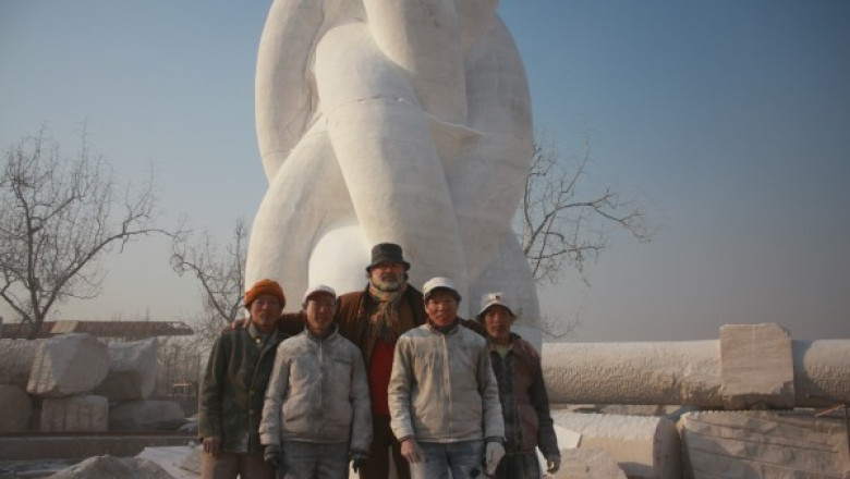 Fabricat in China, monumentul Marii Uniri este blocat in portul Constanta. Sculptorul, reclamat la Parchet Imagine