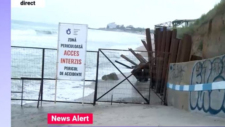Faleza din Costinesti se prabuseste. Zona a fost ingradita pentru a nu-i pune in pericol pe turisti si localnici Imagine