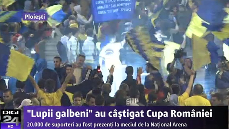 Fanii Petrolului Ploiesti si-au sarbatorit echipa dupa castigarea finalei Cupei Romaniei 2013 Imagine