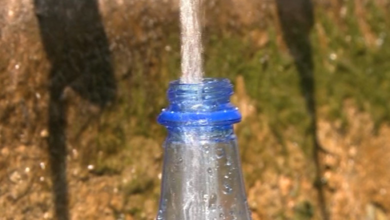 Fantani cu apa otravita. Apa de la 13 izvoare din judetul Alba nu este buna de baut Imagine