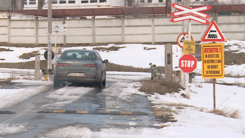 Fara bariera la Uricani. Trecerea la nivel de cale ferata ramane semnalizata doar cu Crucea Sfantului Andrei Imagine