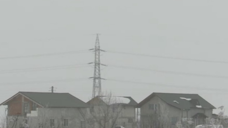 Fara caldura, apa calda si curent langa Bucuresti. Oamenii investesc in generatoare si stabilizatoare de tensiune Imagine