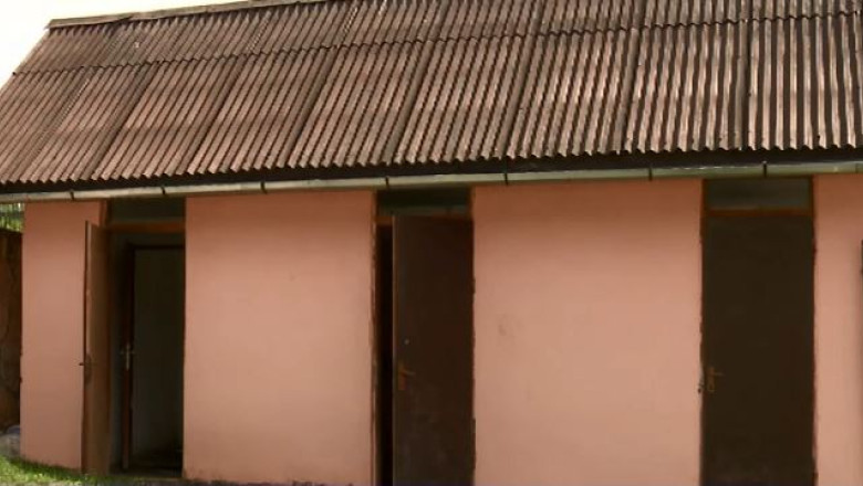 Fara canalizare si apa potabila. 60 de scoli din judetul Cluj nu sunt racordate la utilitati si nu au toalete moderne Imagine