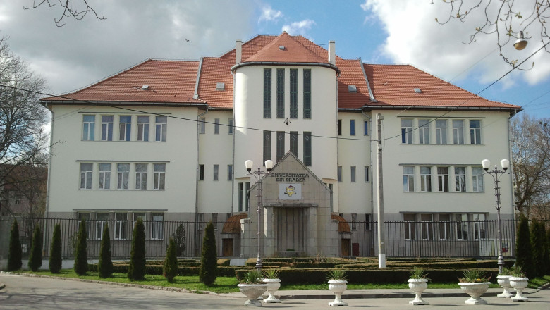 Fara colegii la Universitatea din Oradea Imagine