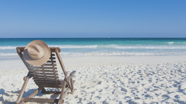 Fara comert la malul marii: primariile vor gestiona plaje publice dedicate doar sportului si relaxarii. Proiectul a trecut de Parlament Imagine