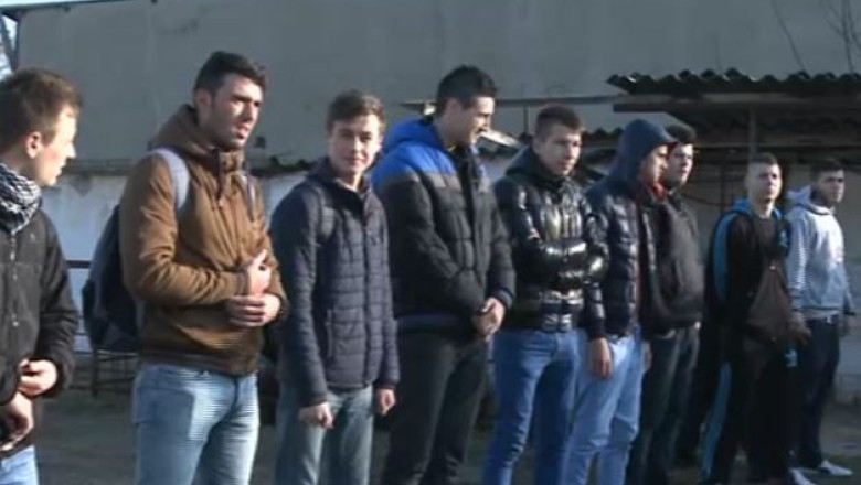 Farsa. Jandarmii au ridicat 20 de studenti ca o proba la Balul Bobocilor Imagine