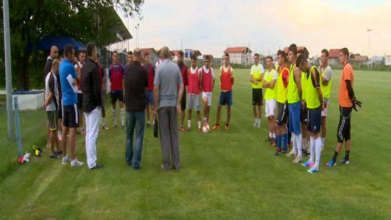 FC Podari, primul antrenament cu Nicolae Ungureanu Imagine