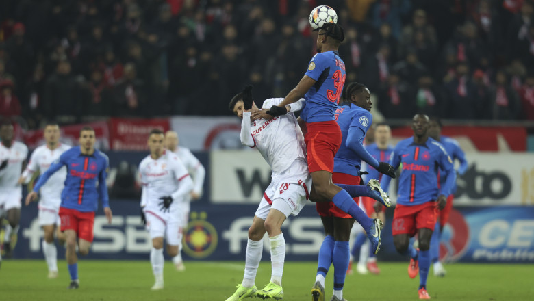FCSB castiga derby-ul cu Dinamo (2-1) si urca pe primul loc in Superliga Imagine