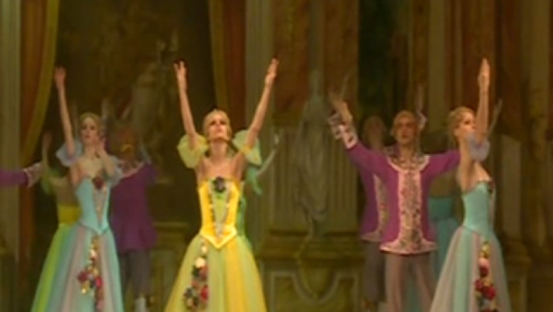 Feerie pe gheata. Balerinii-patinatori rusi au pus in scena „Frumoasa din padurea adormita” Imagine