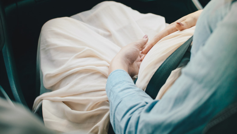 Femeie in travaliu escortata la spital de un echipaj de Politie. Sotul le-a trimis o scrisoare de multumire agentilor Imagine