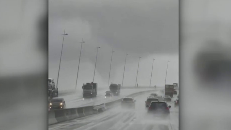 Fenomen extrem de rar in Europa: O tromba de apa a ajuns pe uscat si a avariat cateva cladiri, in Lisabona Imagine