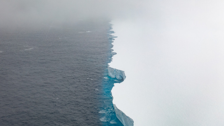 Fenomen misterios la nord de Antarctica. Cel mai mare aisberg din lume se invarte pe loc Imagine