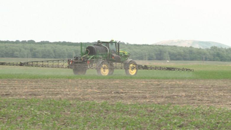 Fermierii pot plati impozitul la primarii Imagine