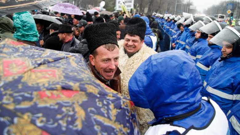 Fermierii se pregatesc pentru proteste in Bucuresti si in tara. Ei sunt nemultumiti de solutia CE de a nu taxa marfurile din Ucraina Imagine