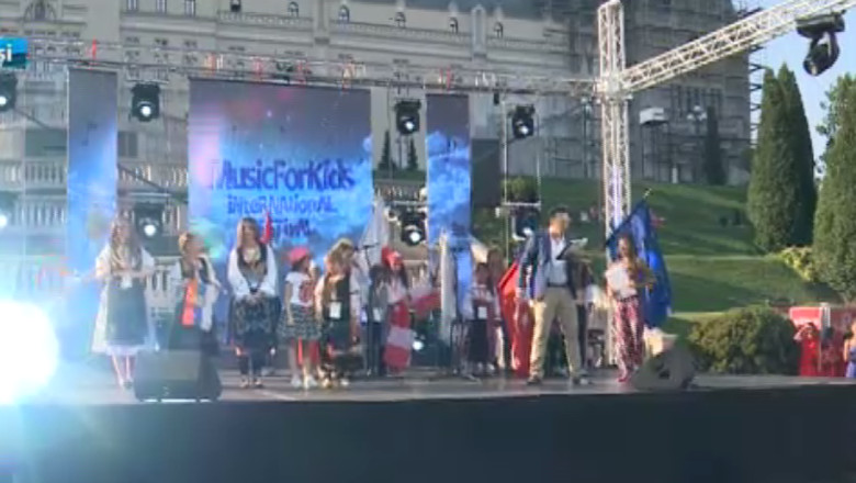 Festival international de muzica, la Iasi. Cel mai talentat mic artist a fost premiat cu 1.000 de euro Imagine