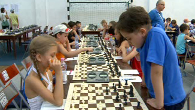 Festival international de sah la Iasi. 180 de concurenti, din tara si strainatate, se bat pentru 1000 de euro Imagine