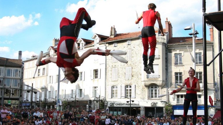 Festivalul de teatru de la Sibiu s-a incheiat cu profit. Turistii au cheltuit aproape 2 milioane de euro  Imagine