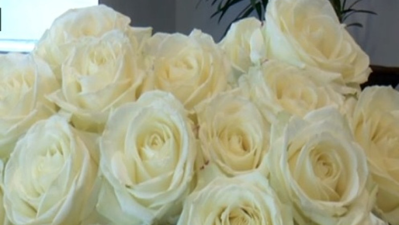 Festivalul florilor comestibile: Budinca cu panselute si orez cu lapte si muscate Imagine