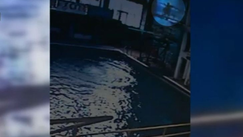 Fetita din Sibiu, impinsa de un coleg de pe trambulina. Cine este vinovat? Imagine