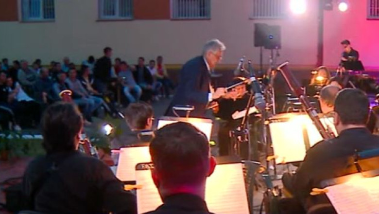 Filarmonica Banatul a cantat pentru detinutii de la Penitenciarul Timisoara Imagine