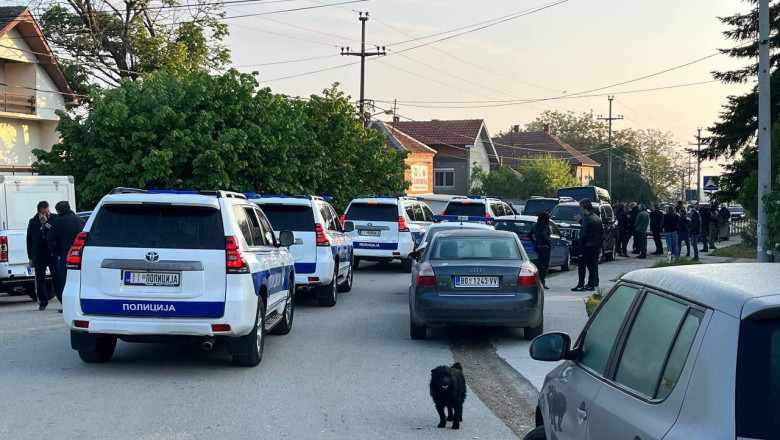 Filmul celui de-al doilea masacru din Serbia. Atacatorul de 21 de ani a amenintat cu o grenada un sofer de taxi ca sa-l ajute sa fuga Imagine