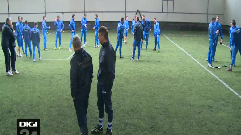 Final de vacanta pentru fotbalistii craioveni. 21 de jucatori, la primul antrenament al CSU Imagine