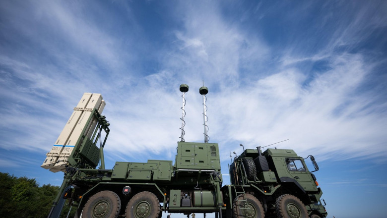 Financial Times: NATO dispune de doar 5% din apararea aeriana necesara pentru a proteja flancul estic Imagine