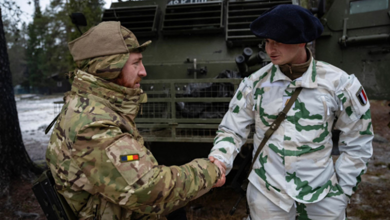 Finlanda gazduieste primul sau mare exercitiu NATO de artilerie cu munitie reala. Exercitii de tragere si in Romania Imagine