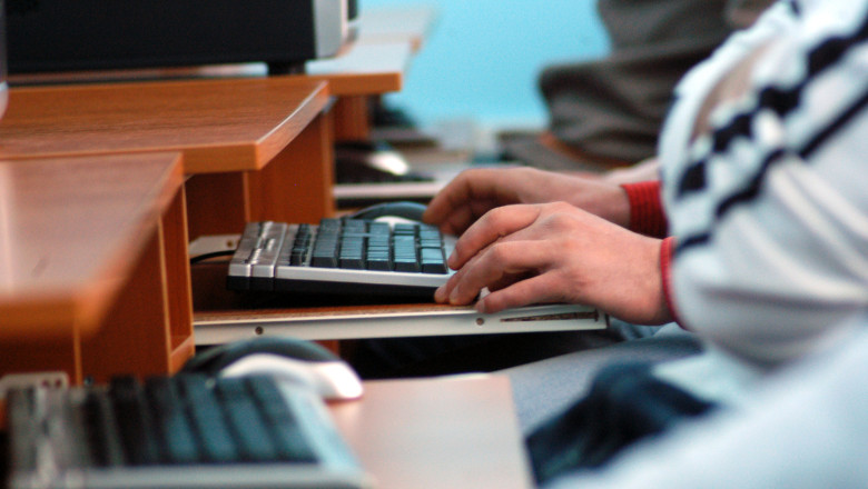 Firmele-fantoma se folosesc de bazele de date cumparate pe internet Imagine