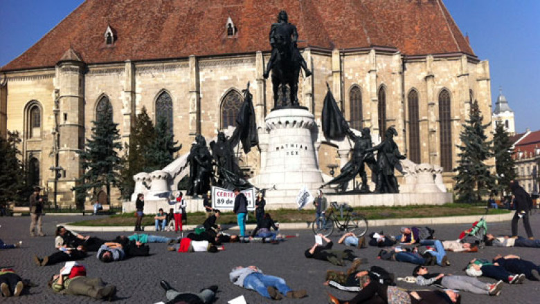 Flashmob in memoria tragediei de la Certej Imagine
