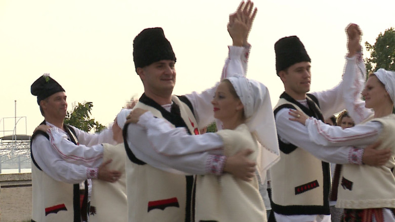 Flashmob pe muzica populara Imagine