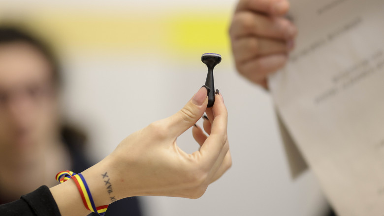 Flori, matematica si jocuri de cuvinte. Cum incearca sustinatorii candidatilor sa pacaleasca regulile privind propaganda electorala Imagine