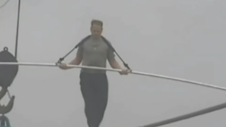 Florida. Acrobatie periculoasa pe sarma, in timpul furtunii tropicale Andrea Imagine