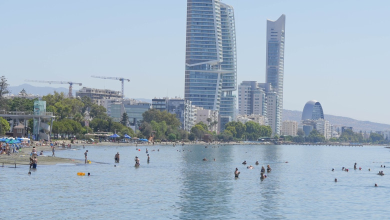 Flota fantoma a Rusiei polueaza cu petrol plajele din Cipru Imagine